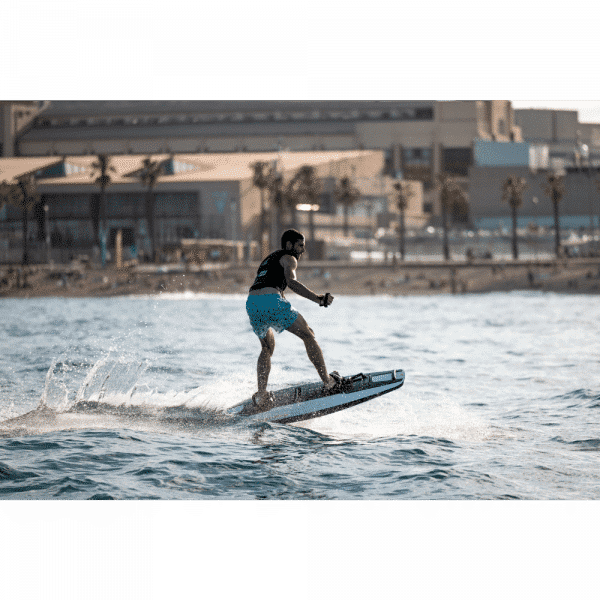 Ravik 3 action