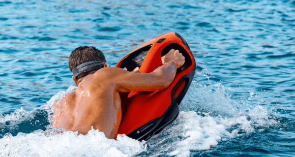 seabob f9 en action sur l'eau